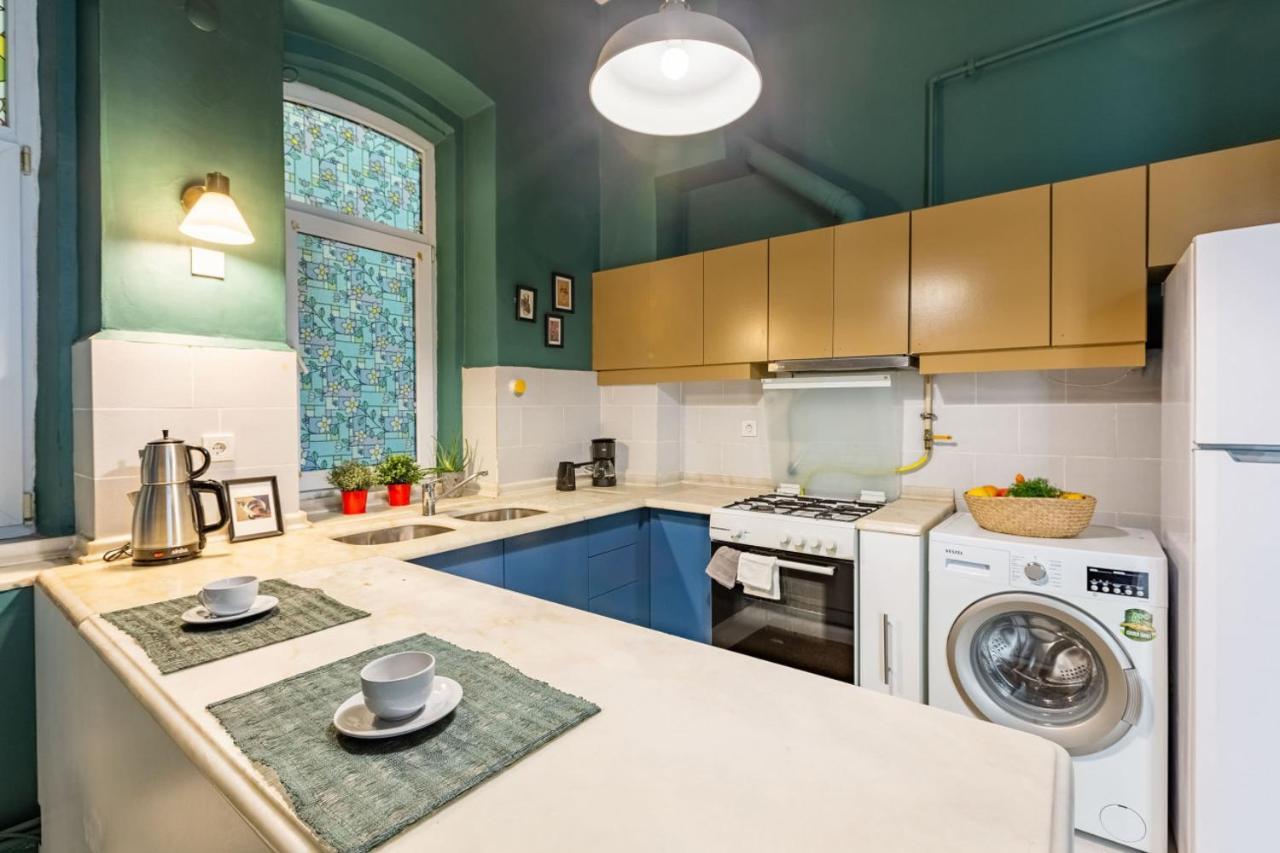 Historical Flat With A Lovely Sea View In Beyoglu Istanbul Exterior foto